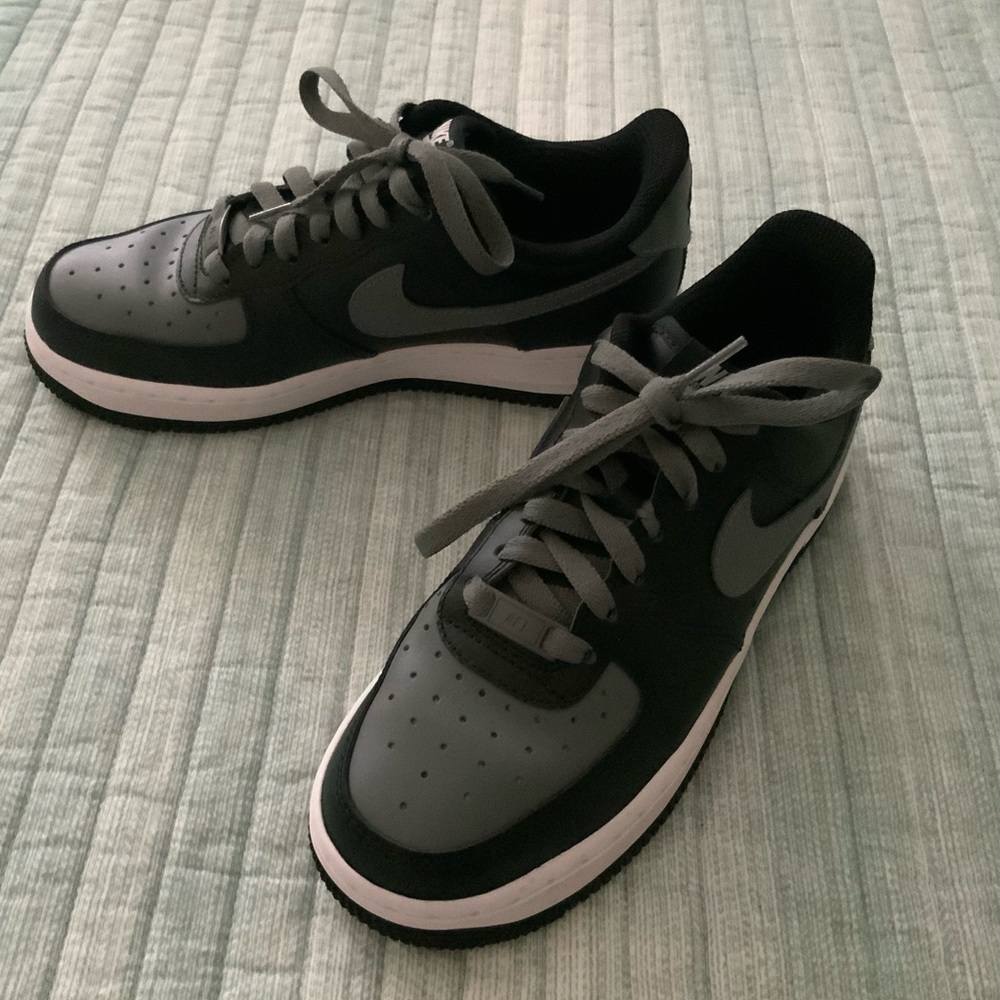 Ladies Nike Air Force 1 Size 7 Black/Gray